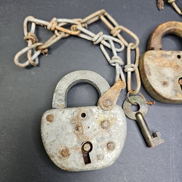 Vintage CPR Railroad Locks Made In Canada With Chains And Key READ - Picture 3 of 11